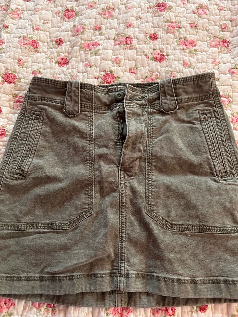 American Eagle Outfitters Olive Green Flat-Front Men's Shorts